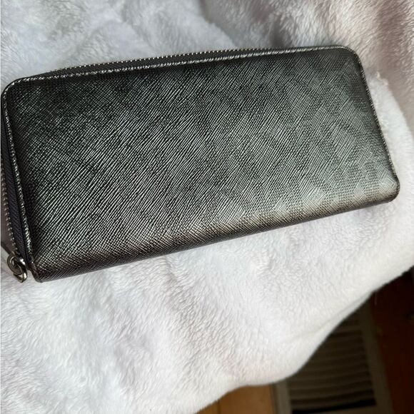 Michael Kors Monogram Jet Set Zip Around Wallet - Picture 7 of 7